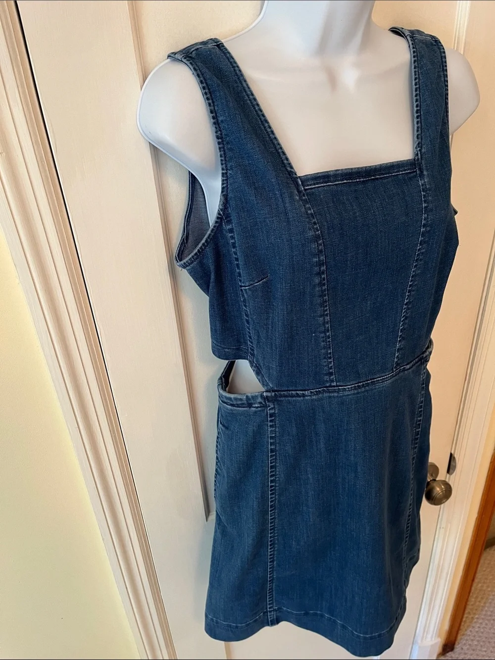 Madewell Denim Dress Cut Outs Sleeveless Women’s 6 Blue Pockets Coastal Cowgirl - Picture 4 of 17
